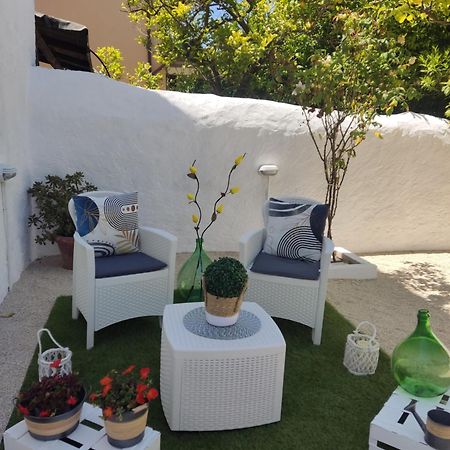 Casa Vacanze Con Giardino I Girasoli - Cin It 09006 - 9 C 2000 R4042- Сорсо Екстериор снимка