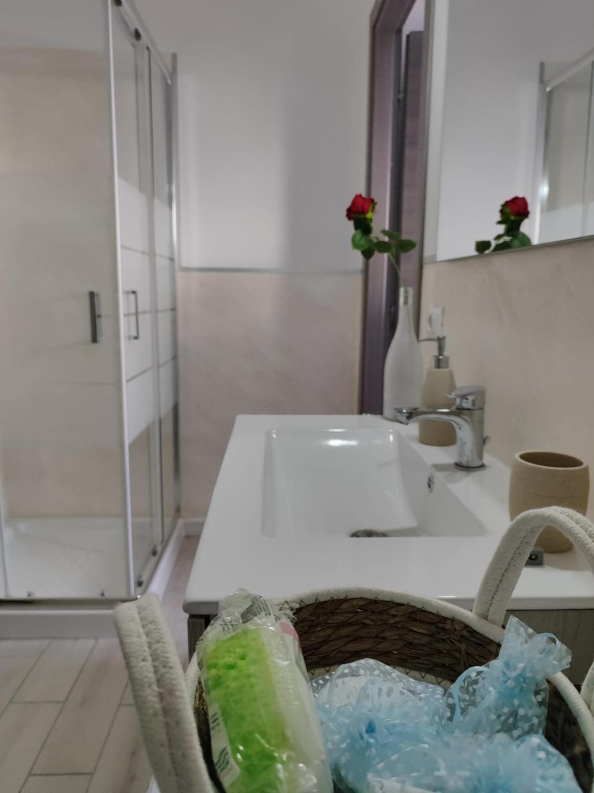 Casa Vacanze Con Giardino I Girasoli - Cin It 09006 - 9 C 2000 R4042- Сорсо Екстериор снимка