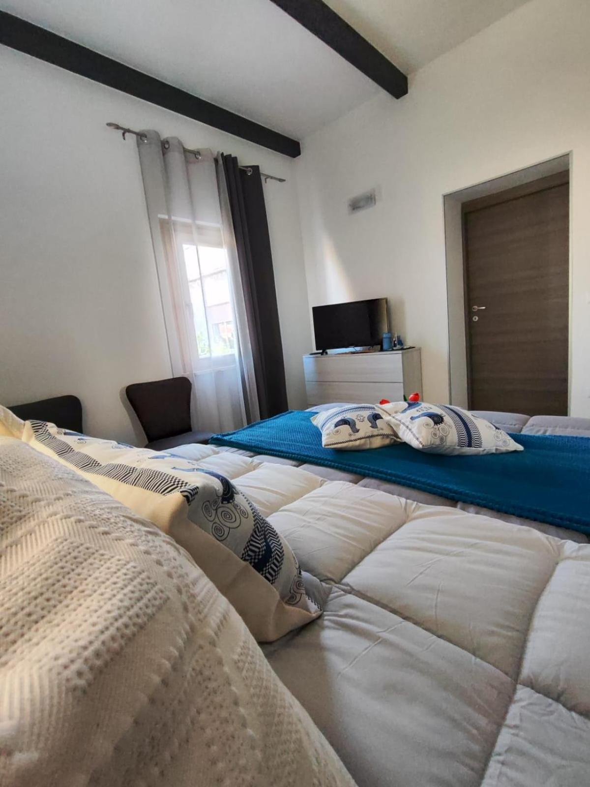 Casa Vacanze Con Giardino I Girasoli - Cin It 09006 - 9 C 2000 R4042- Сорсо Екстериор снимка