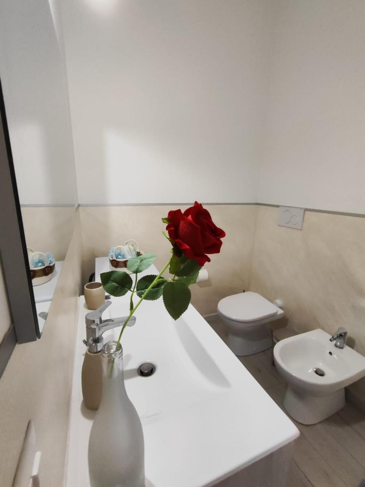 Casa Vacanze Con Giardino I Girasoli - Cin It 09006 - 9 C 2000 R4042- Сорсо Екстериор снимка