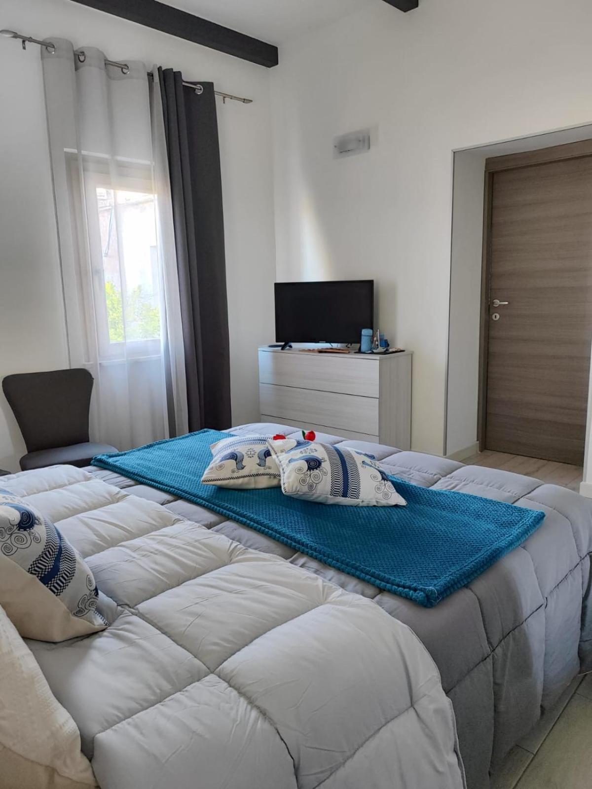 Casa Vacanze Con Giardino I Girasoli - Cin It 09006 - 9 C 2000 R4042- Сорсо Екстериор снимка