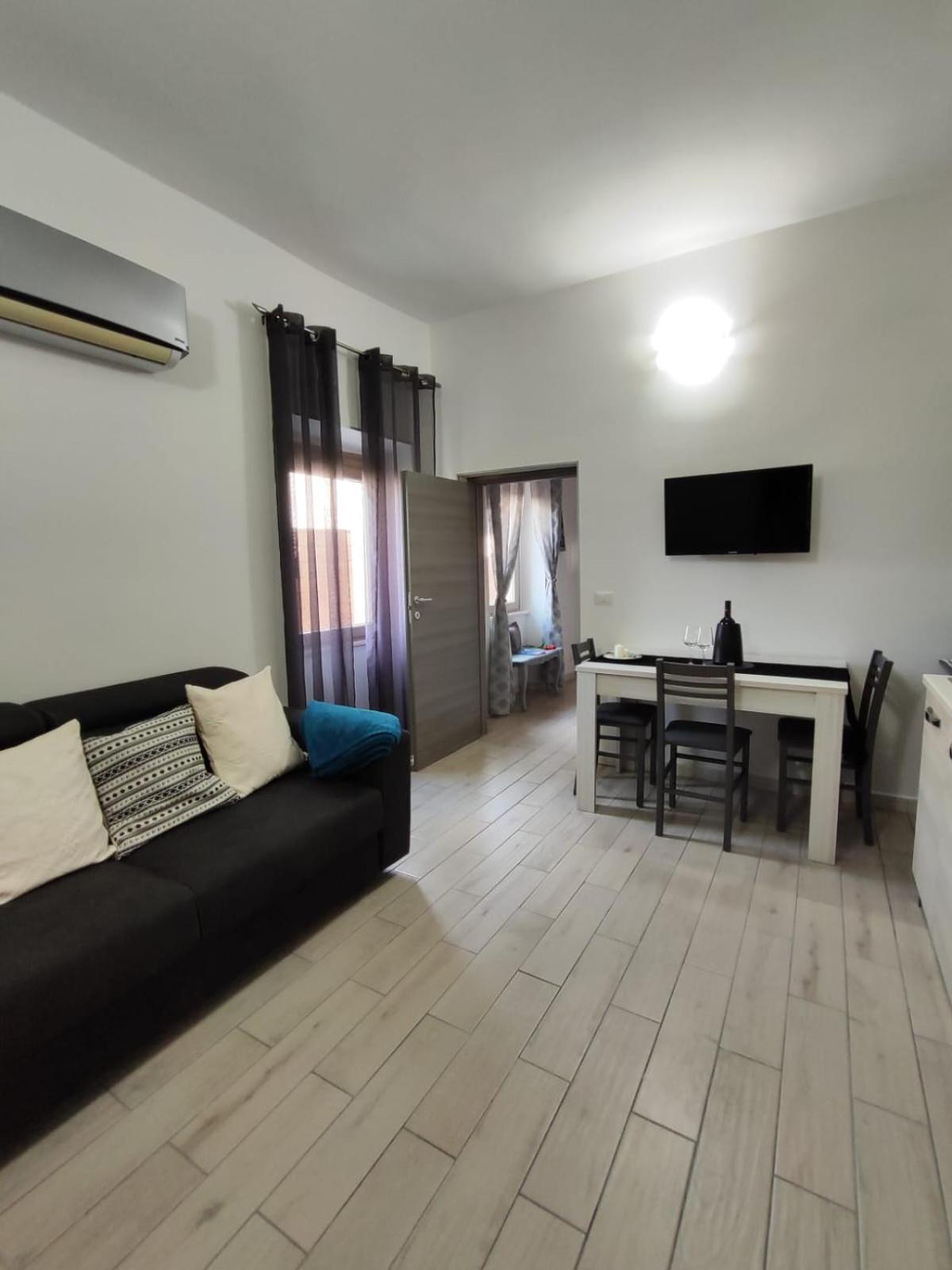 Casa Vacanze Con Giardino I Girasoli - Cin It 09006 - 9 C 2000 R4042- Сорсо Екстериор снимка
