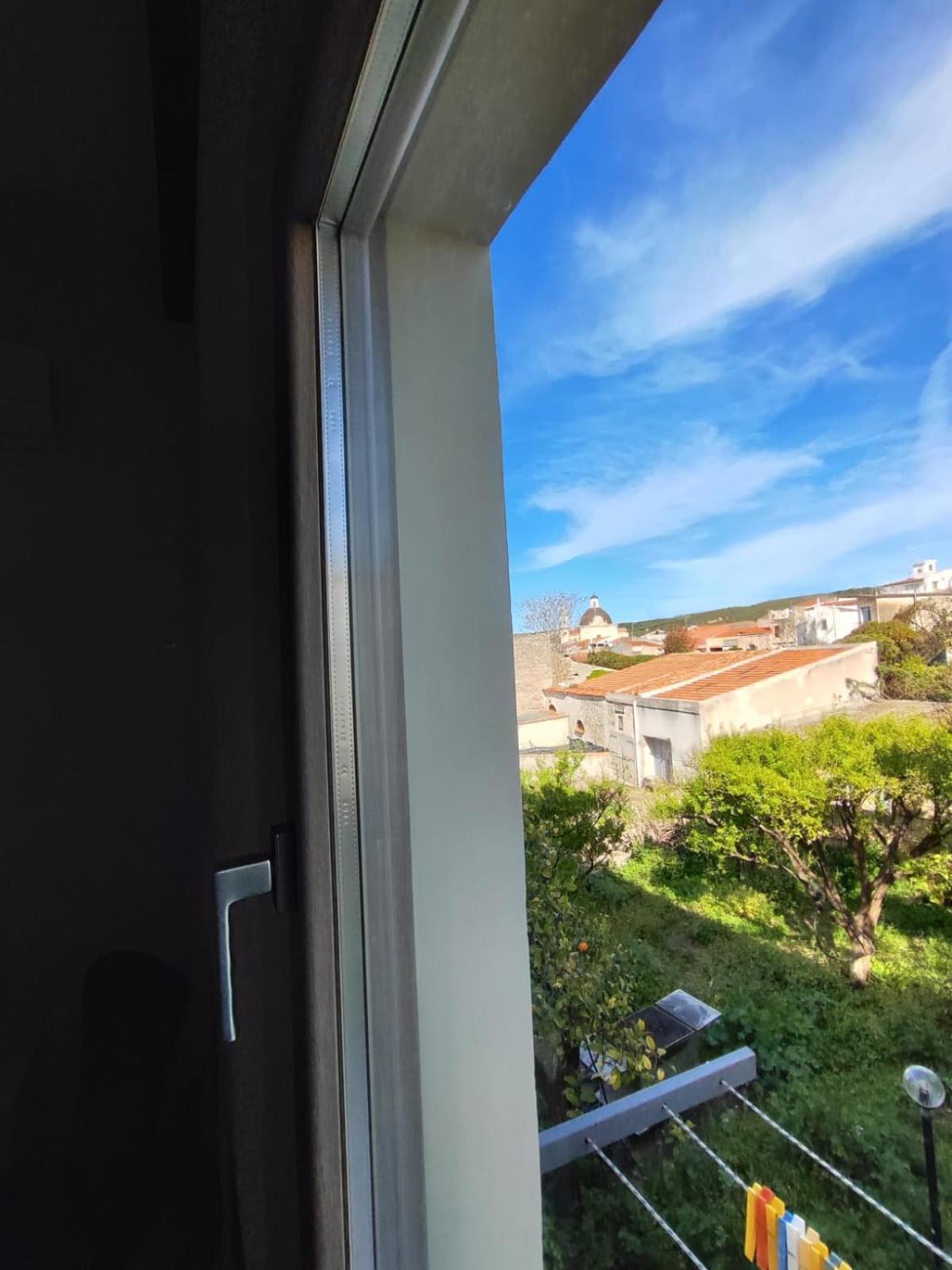 Casa Vacanze Con Giardino I Girasoli - Cin It 09006 - 9 C 2000 R4042- Сорсо Екстериор снимка