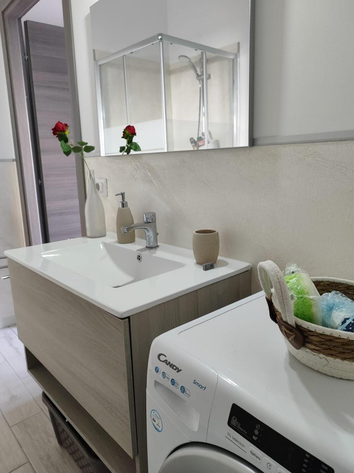 Casa Vacanze Con Giardino I Girasoli - Cin It 09006 - 9 C 2000 R4042- Сорсо Екстериор снимка