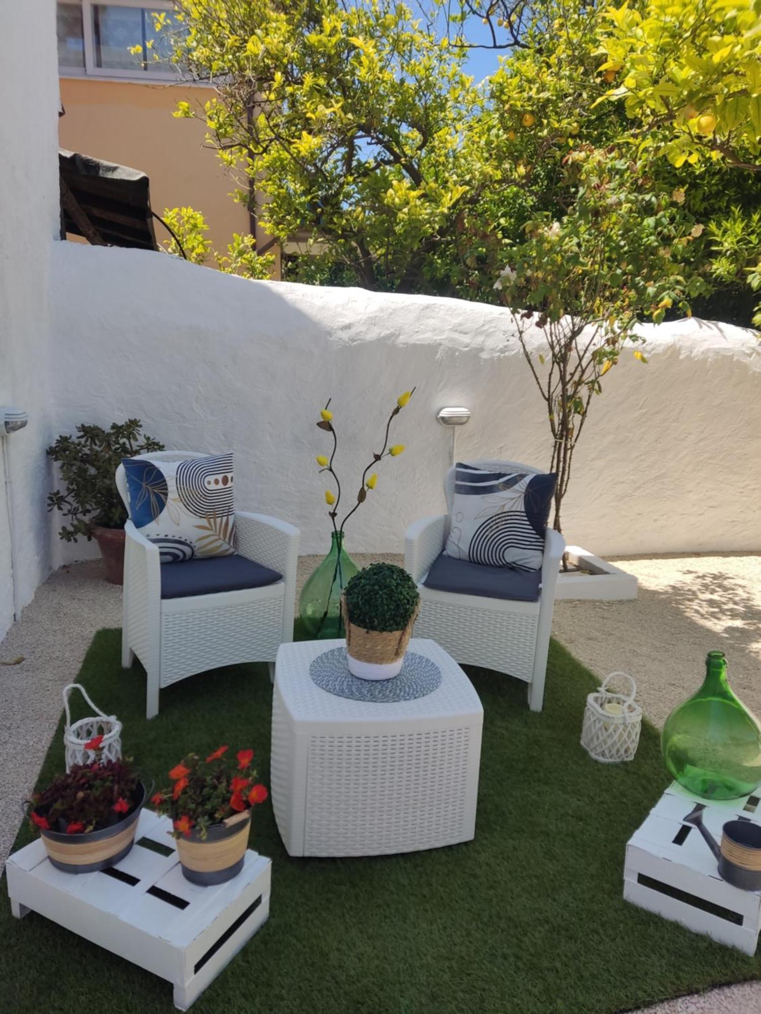 Casa Vacanze Con Giardino I Girasoli - Cin It 09006 - 9 C 2000 R4042- Сорсо Екстериор снимка